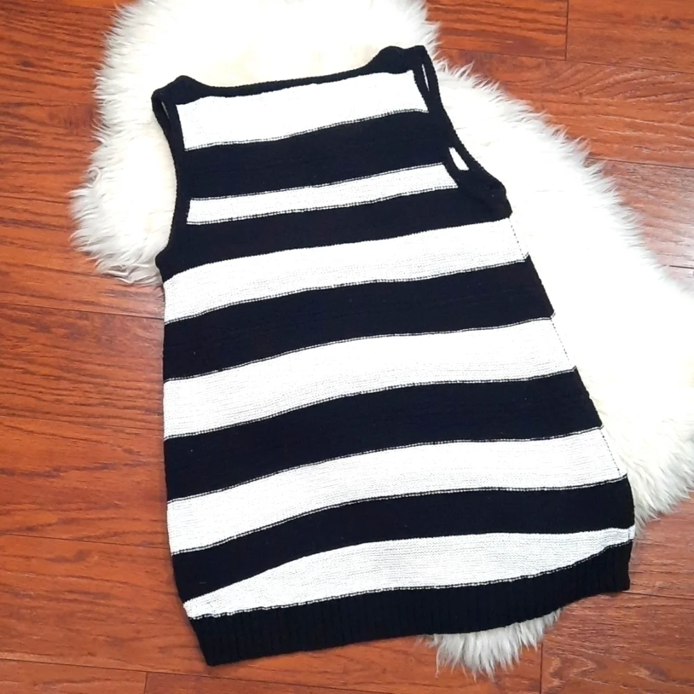 Cable & Guage Chunky KnitTank top - Picture 2 of 5
